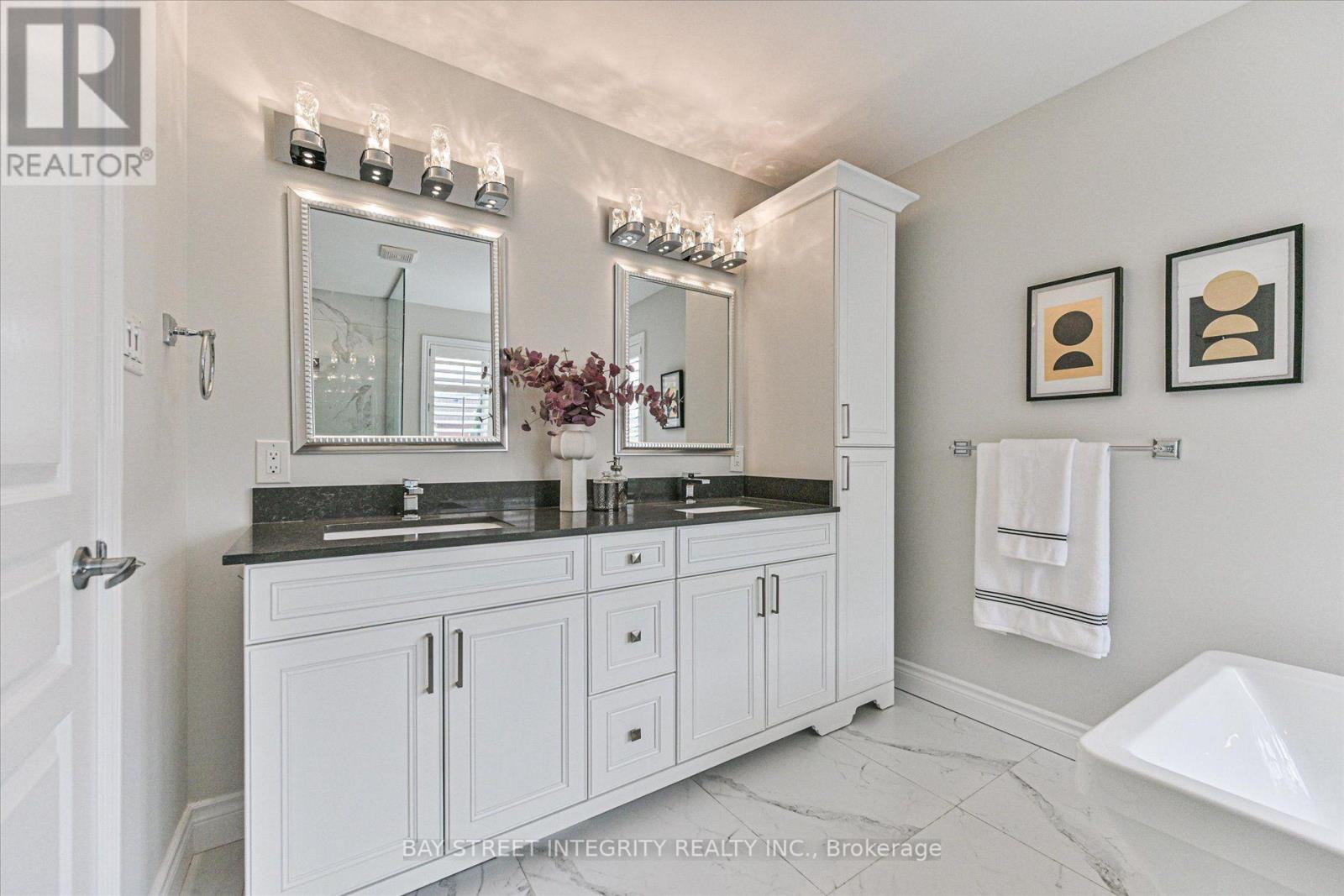 210 Milkweed Way, Oakville, Ontario  L6L 0A6 - Photo 32 - W13669808