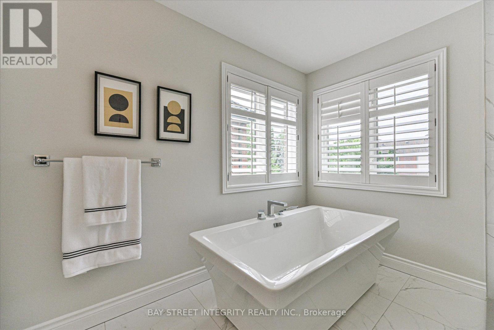 210 Milkweed Way, Oakville, Ontario  L6L 0A6 - Photo 34 - W13669808