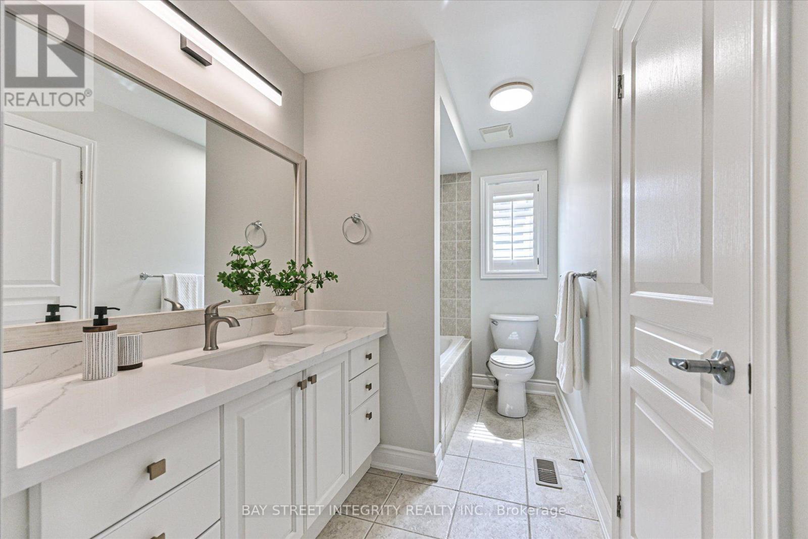 210 Milkweed Way, Oakville, Ontario  L6L 0A6 - Photo 37 - W13669808