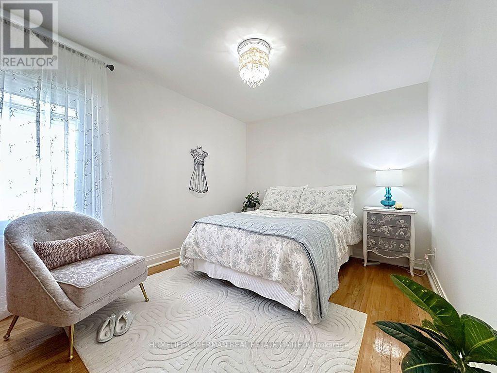 79 Neilson Avenue, Toronto, Ontario  M1M 2S5 - Photo 13 - E13669044