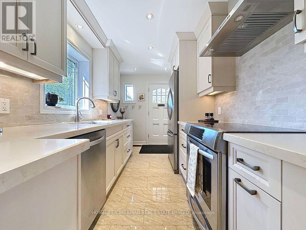 79 Neilson Avenue, Toronto, Ontario  M1M 2S5 - Photo 4 - E13669044