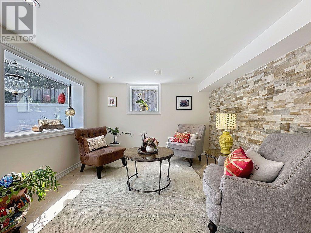79 Neilson Avenue, Toronto, Ontario  M1M 2S5 - Photo 9 - E13669044