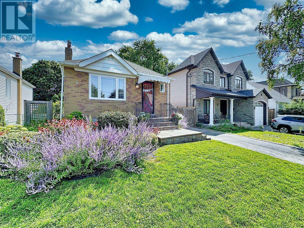 79 Neilson Avenue, Toronto, Ontario  M1M 2S5 - Photo 3 - E13669044