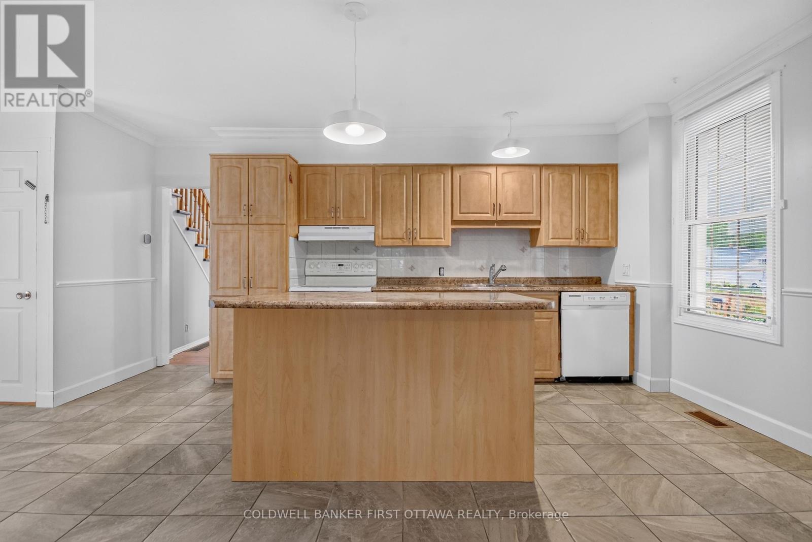 9 Maud Street, South Dundas, Ontario  K0C 1X0 - Photo 4 - X13499004