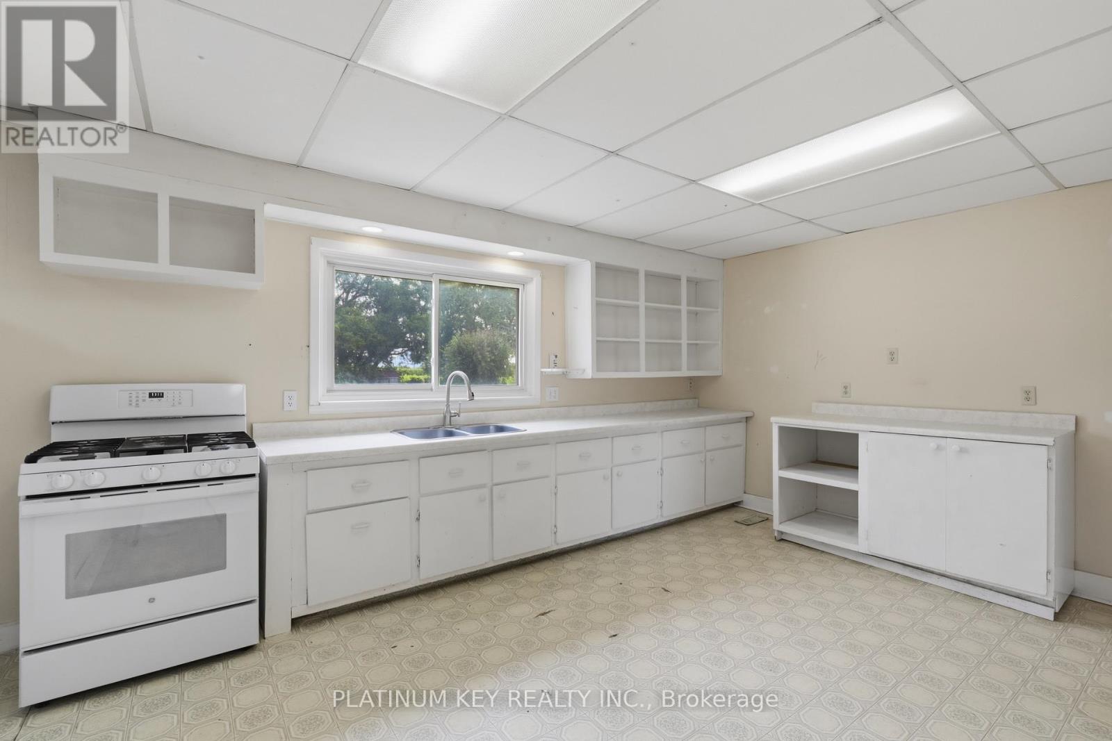 22942 Wonderland Road N, Middlesex Centre, Ontario  N0M 2A0 - Photo 13 - X13669830