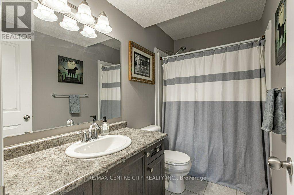 D - 243 Rachel Crescent, Kitchener, Ontario  N2R 0E2 - Photo 17 - X13669850