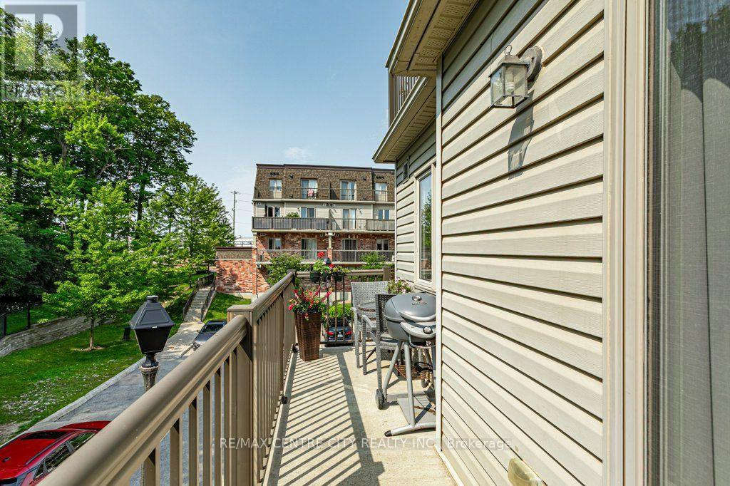 D - 243 Rachel Crescent, Kitchener, Ontario  N2R 0E2 - Photo 19 - X13669850