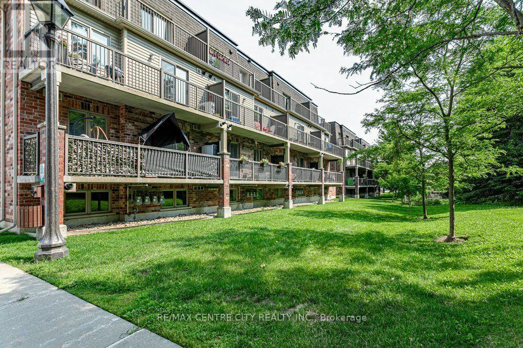 D - 243 Rachel Crescent, Kitchener, Ontario  N2R 0E2 - Photo 21 - X13669850