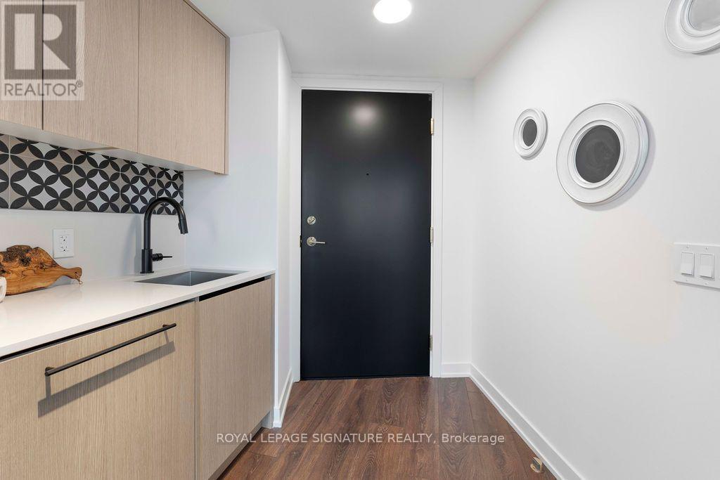 703 - 5 Lakeview Avenue, Toronto, Ontario  M6J 0H3 - Photo 11 - C13669826