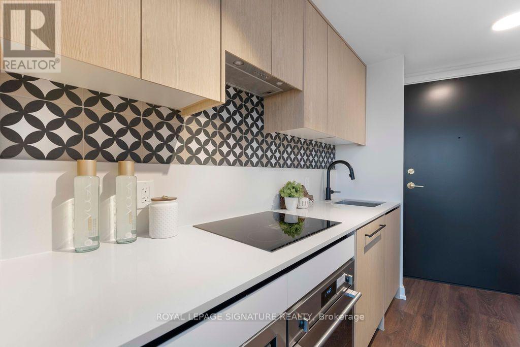 703 - 5 Lakeview Avenue, Toronto, Ontario  M6J 0H3 - Photo 18 - C13669826