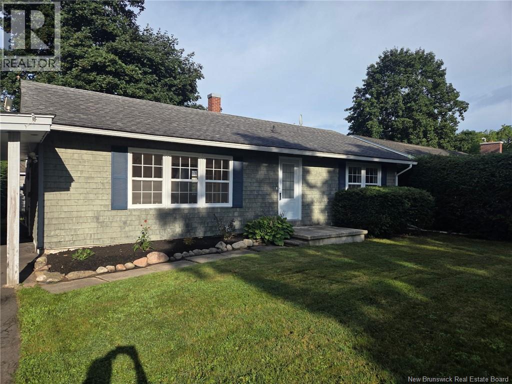 15 Sherwood Court, Fredericton, New Brunswick  E3B 2P5 - Photo 2 - NB145902