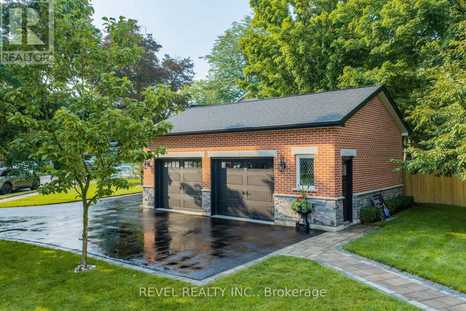 99 Colston Avenue, Whitby, Ontario  L1M 1C1 - Photo 2 - E13669856
