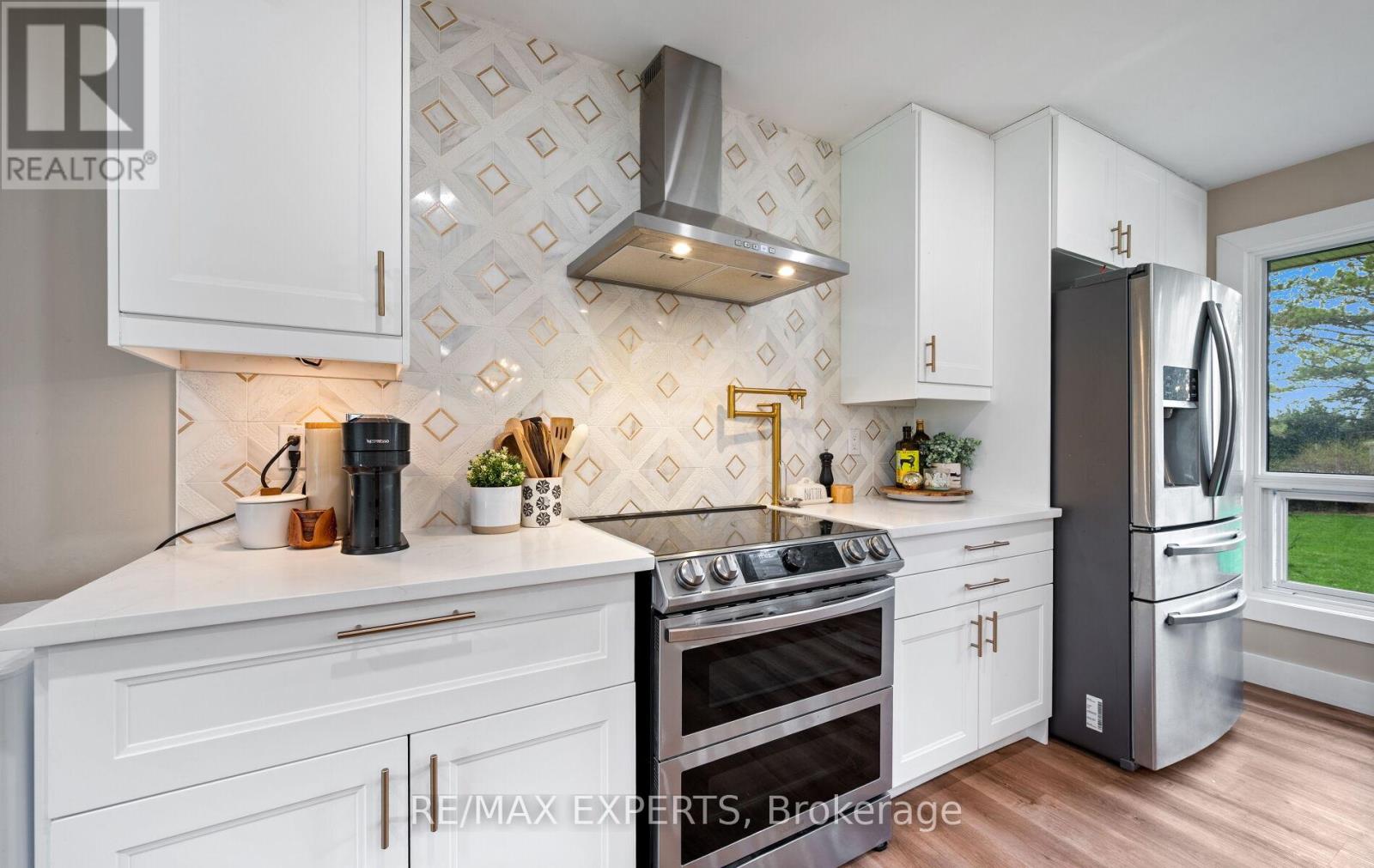 12 Simon Drive, Adjala-Tosorontio (Loretto), Ontario  L0G 1L0 - Photo 11 - N13669840