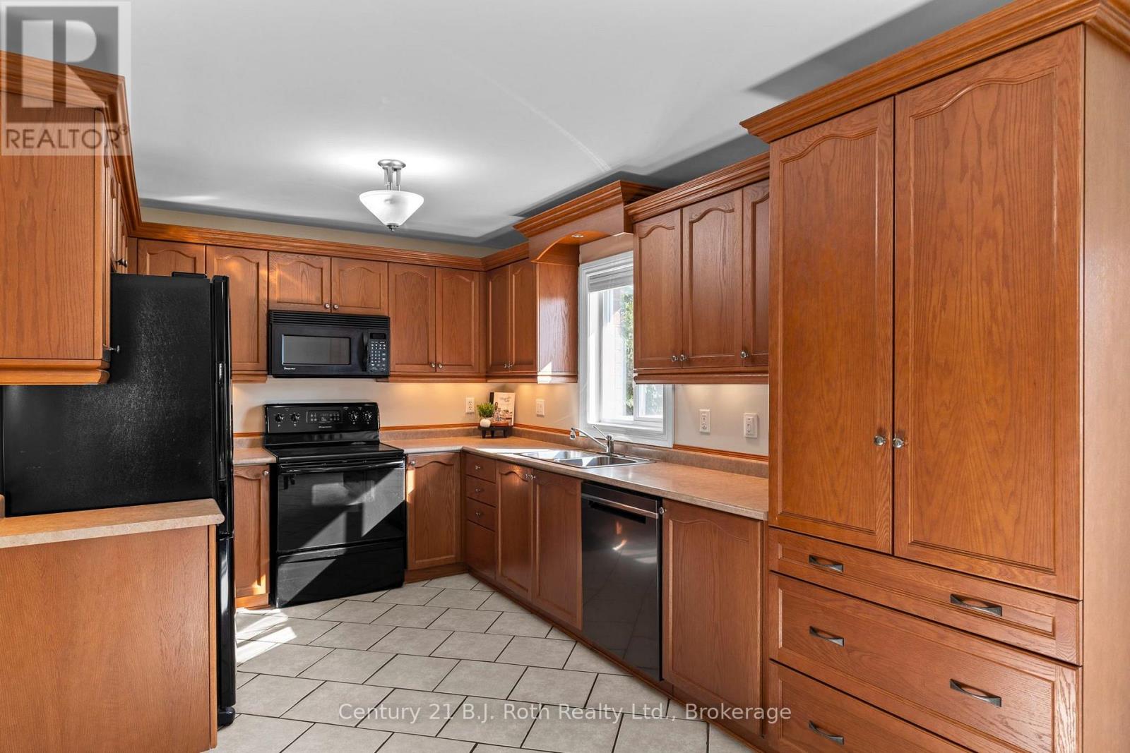 33 Vanessa Drive, Orillia, Ontario  L3V 7Y8 - Photo 8 - S13669822