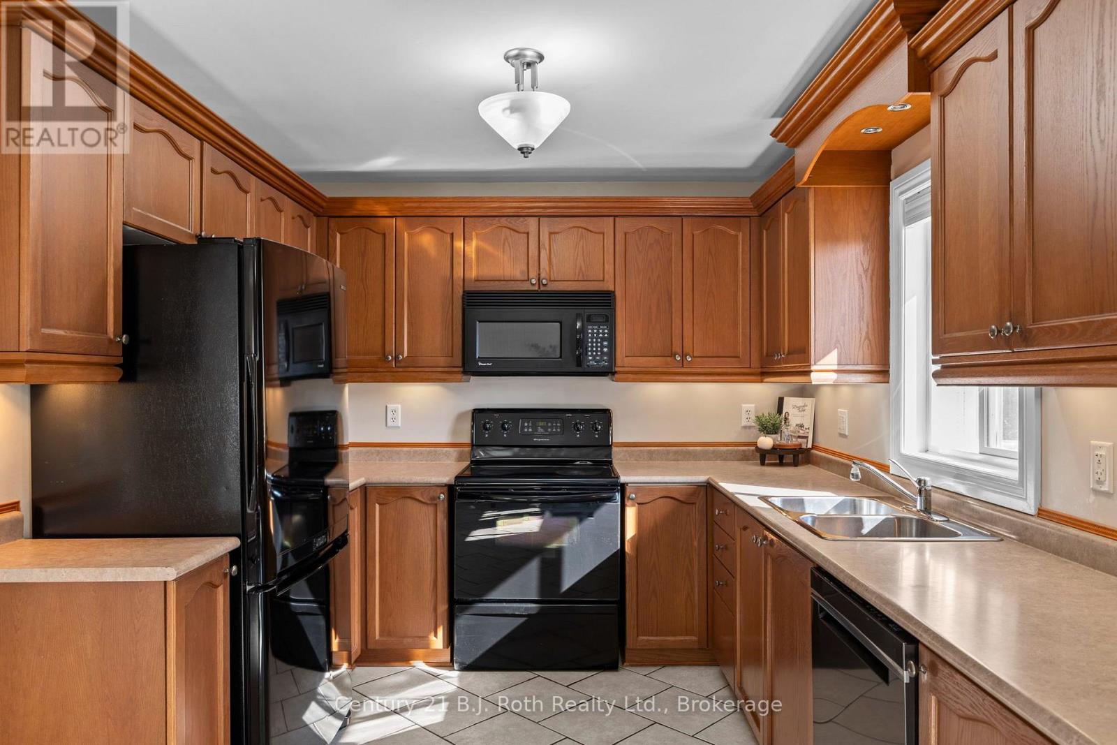 33 Vanessa Drive, Orillia, Ontario  L3V 7Y8 - Photo 9 - S13669822