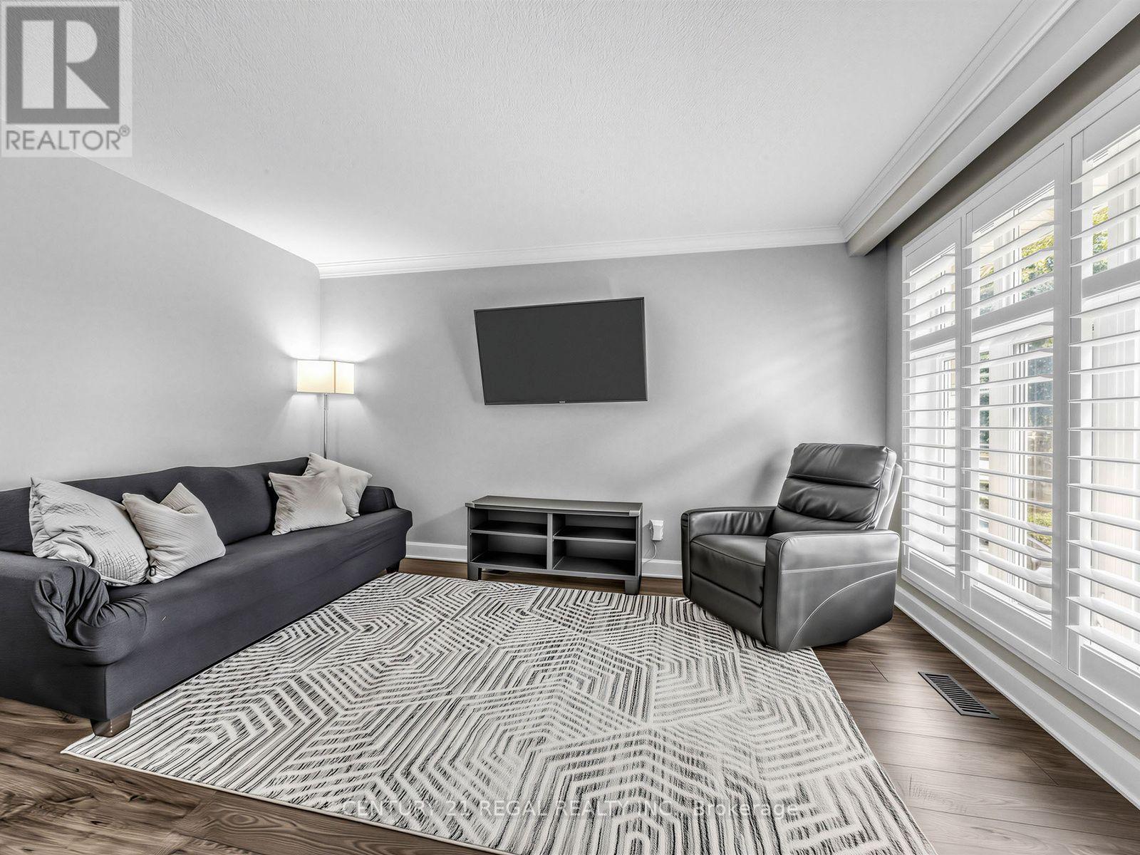 281 Thistle Down Boulevard, Toronto, Ontario  M9V 1K6 - Photo 12 - W13669828