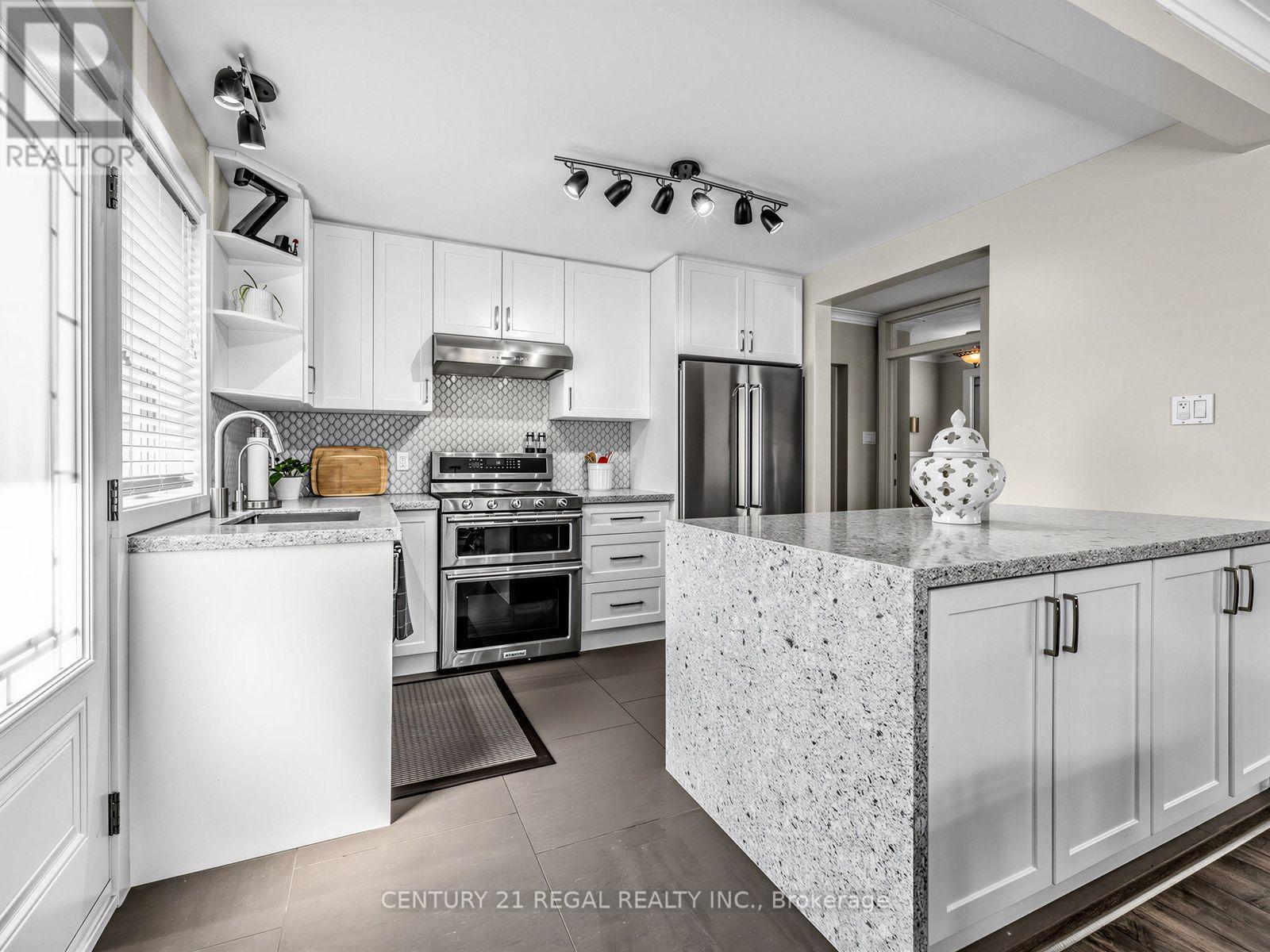 281 Thistle Down Boulevard, Toronto, Ontario  M9V 1K6 - Photo 14 - W13669828