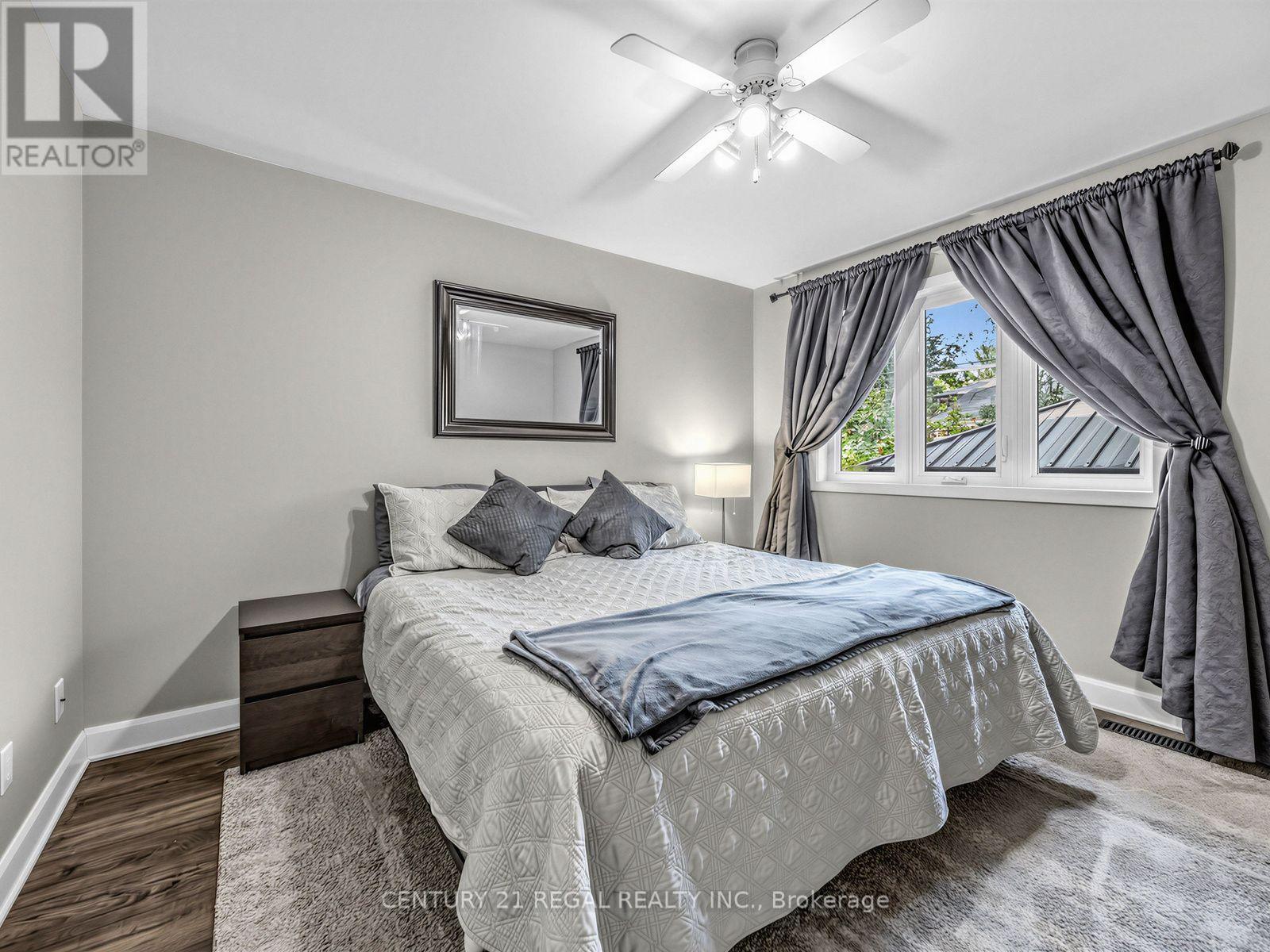 281 Thistle Down Boulevard, Toronto, Ontario  M9V 1K6 - Photo 18 - W13669828