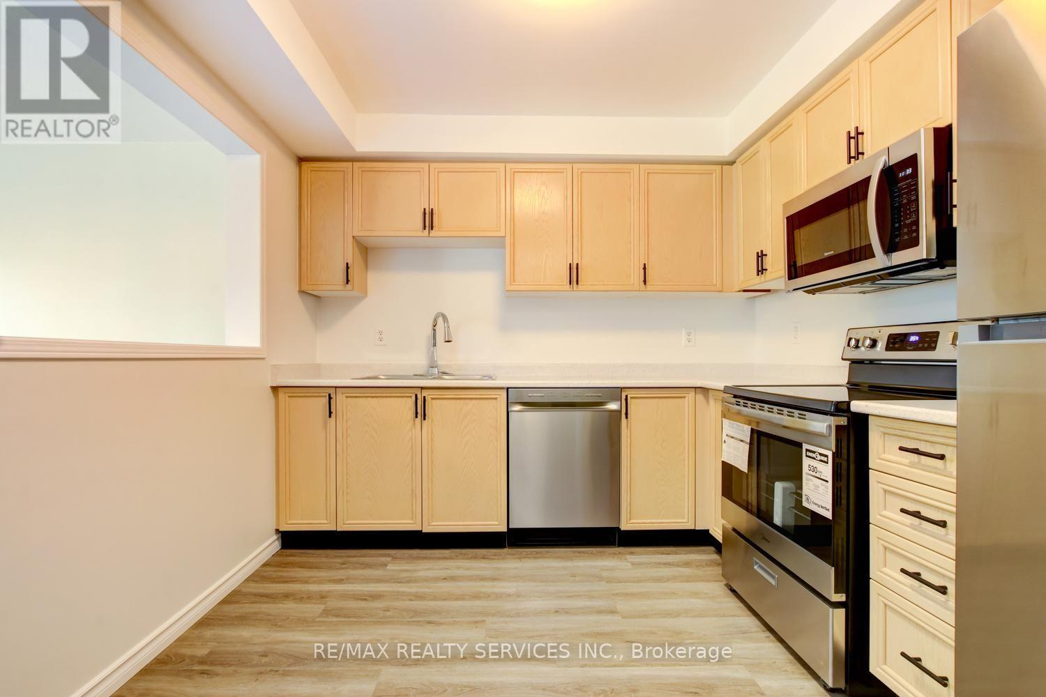 63 Herkes Drive, Brampton, Ontario  L6Y 5B2 - Photo 6 - W13669838