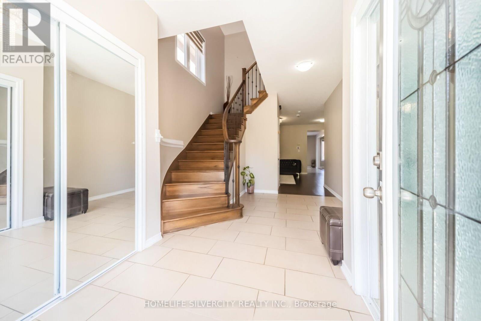 7 Iguana Trail, Brampton, Ontario  L7A 4N2 - Photo 4 - W13669842