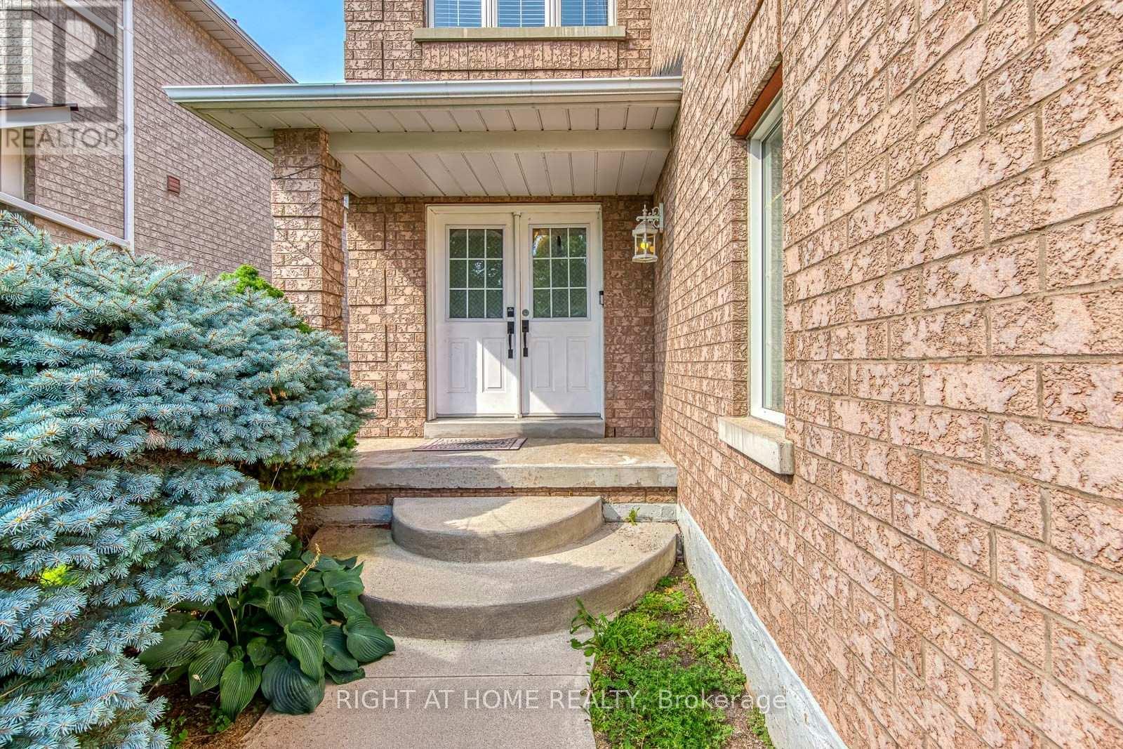 2244 Overfield Road, Oakville, Ontario  L6M 3S8 - Photo 2 - W13669846