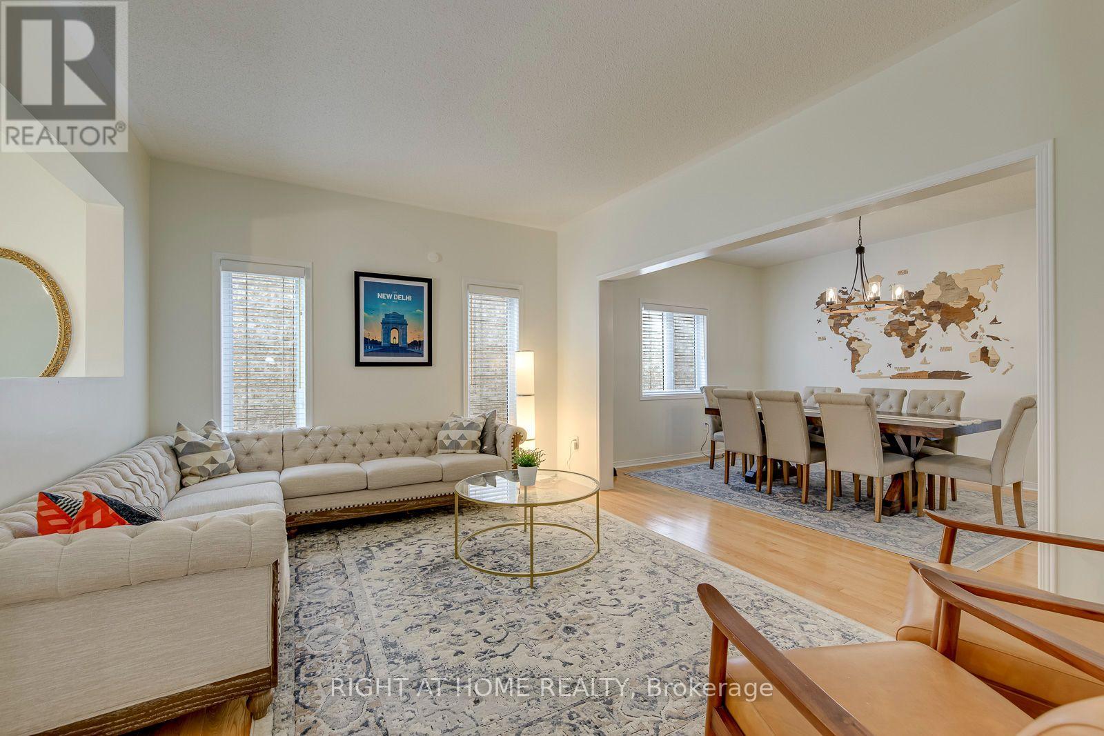 2244 Overfield Road, Oakville, Ontario  L6M 3S8 - Photo 4 - W13669846