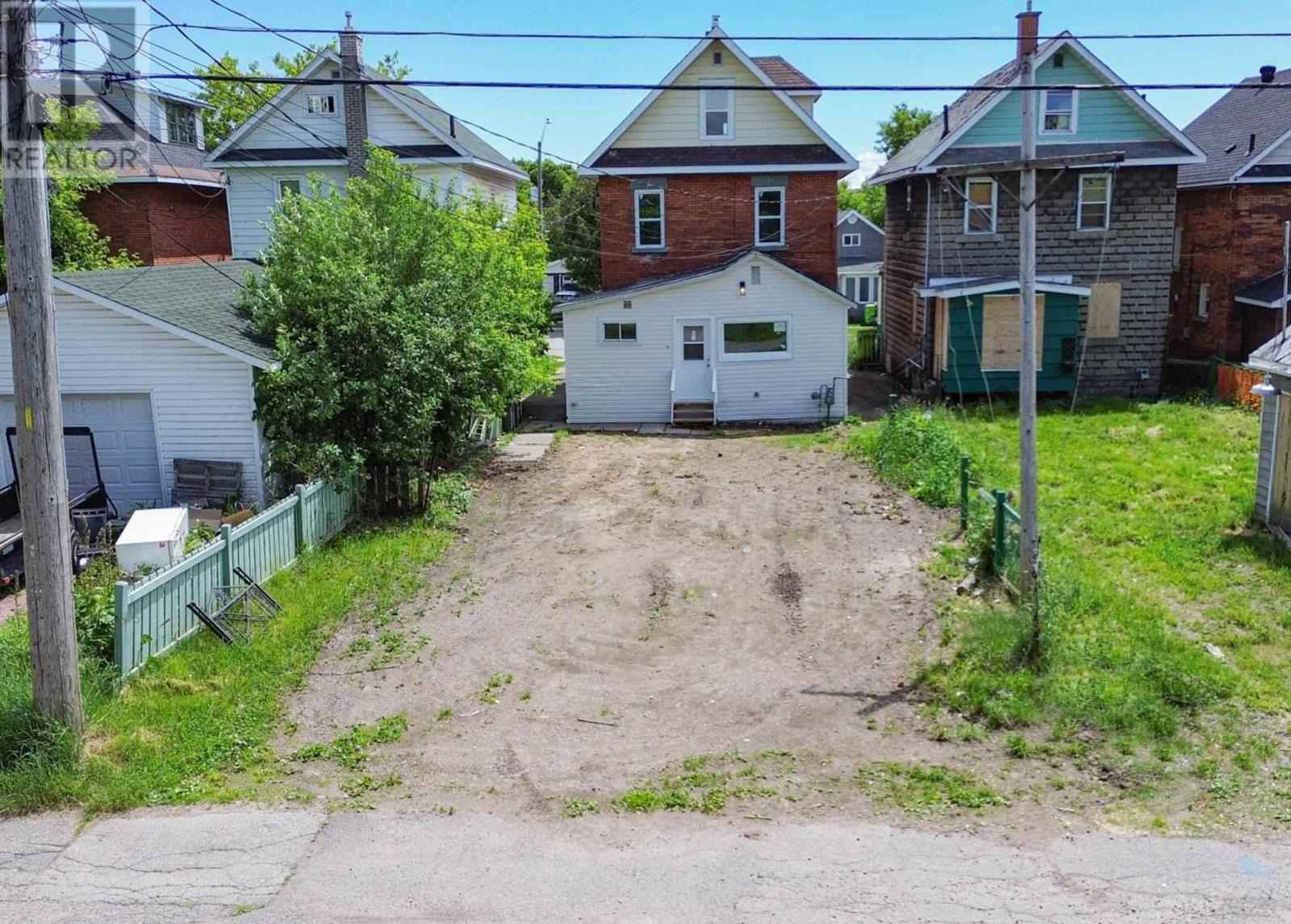 54 Cathcart St, Sault Ste. Marie, Ontario  P6A 1E1 - Photo 5 - SM262164
