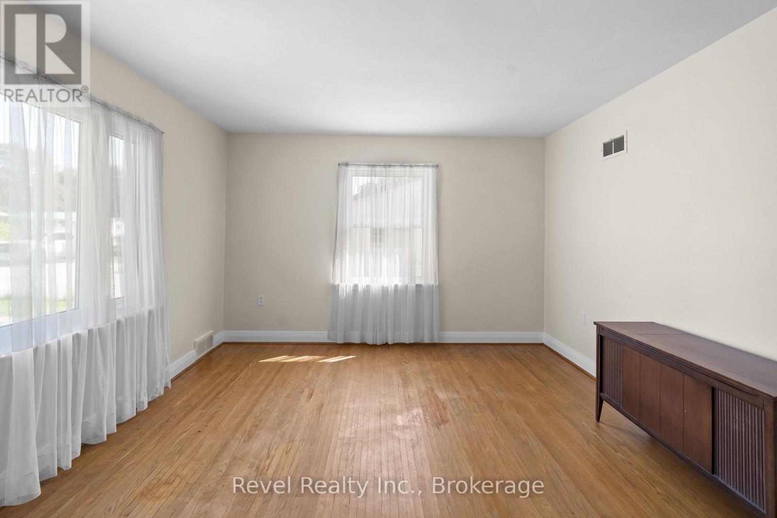 51 Cobbledick Street, Clarington, Ontario  L1B 1L9 - Photo 5 - E13669900