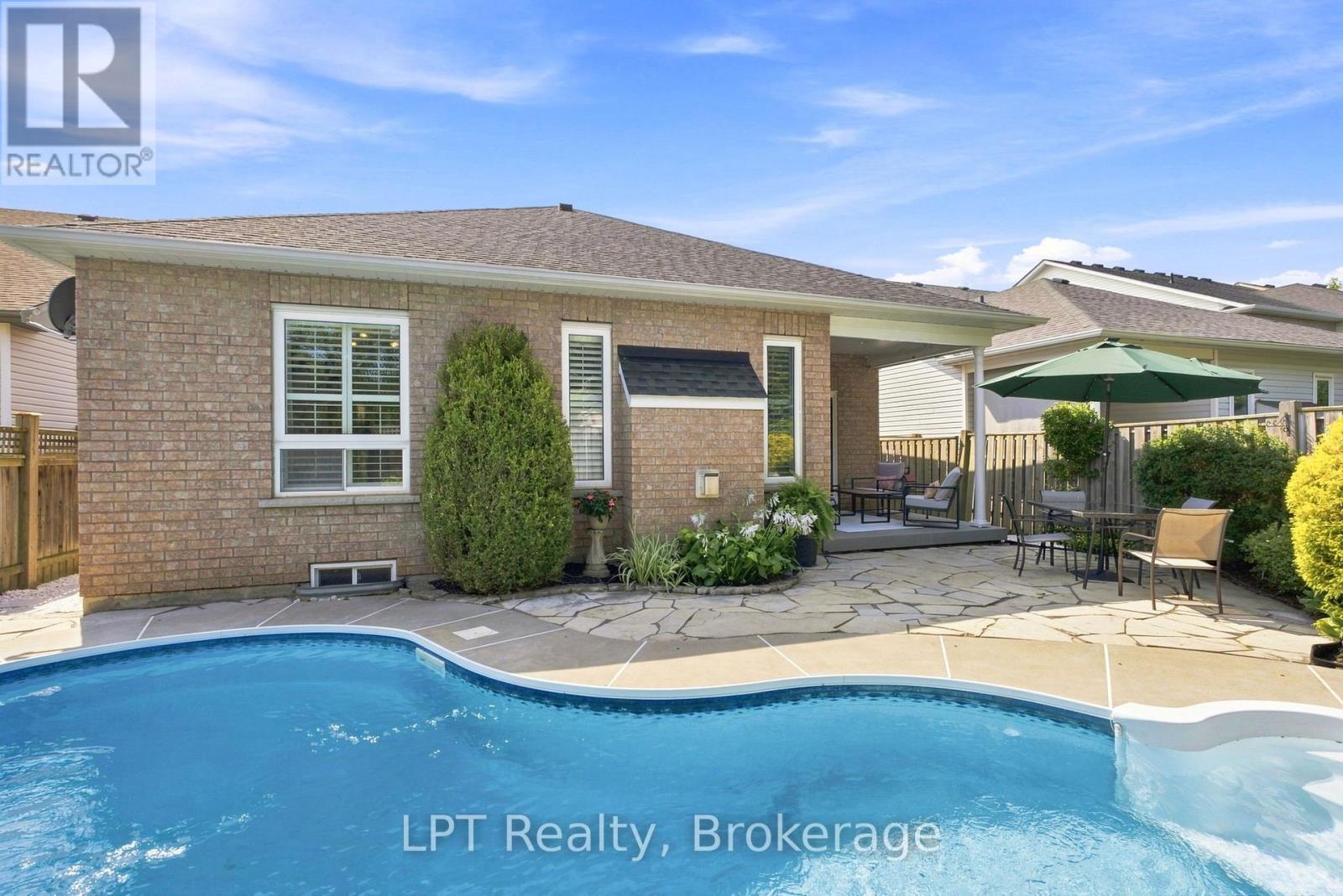 87 Darius Harns Drive, Whitby, Ontario  L1M 2G2 - Photo 44 - E13669978