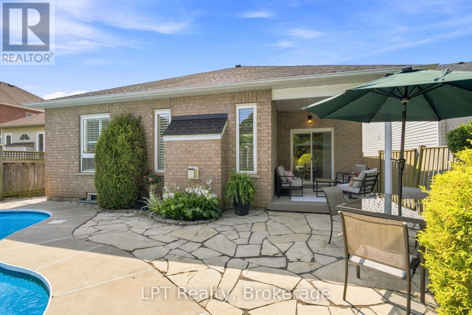 87 Darius Harns Drive, Whitby, Ontario  L1M 2G2 - Photo 45 - E13669978
