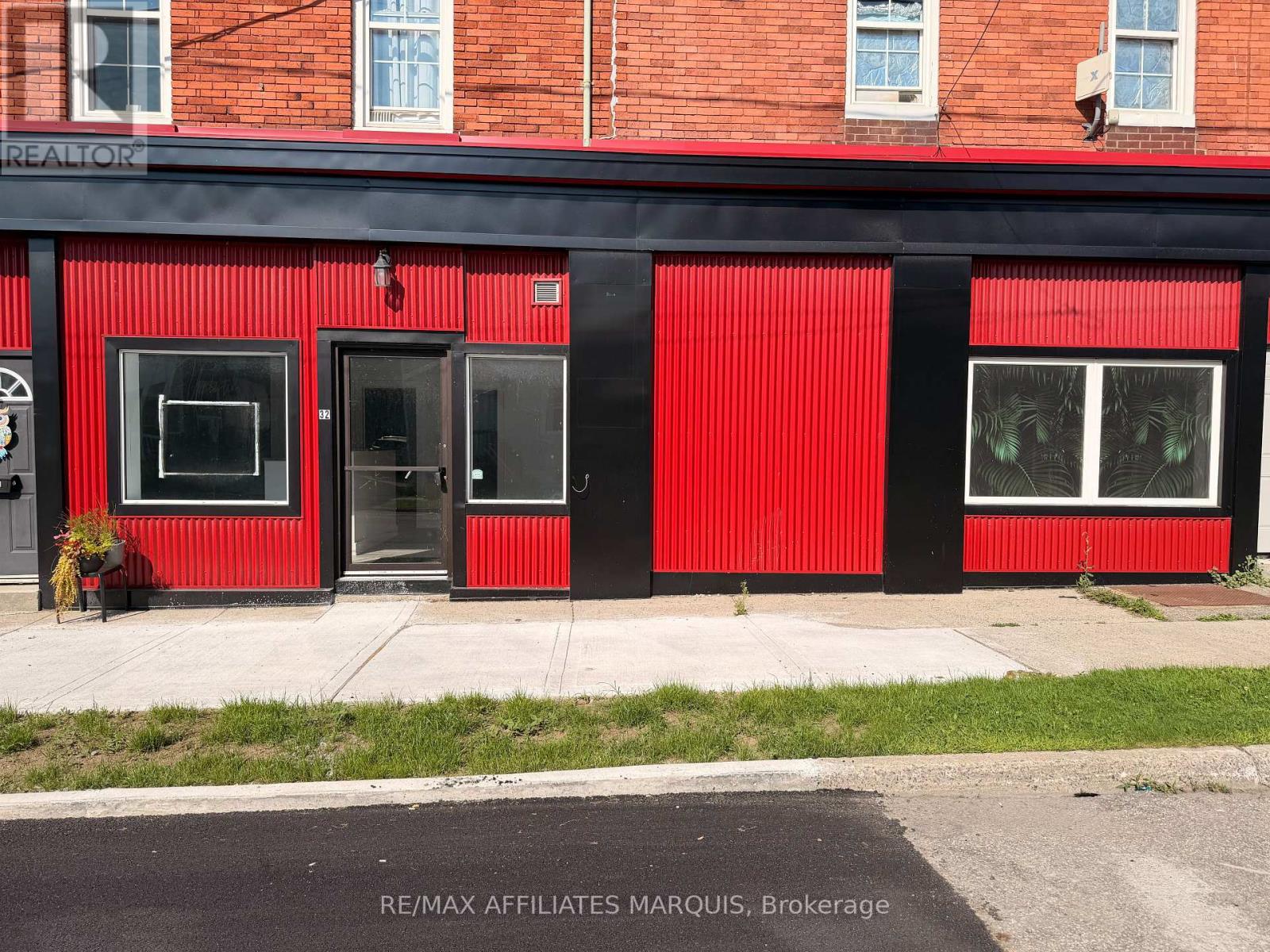 32 - 34 Market Street N, Smiths Falls, Ontario  K7A 2E6 - Photo 2 - X13669886