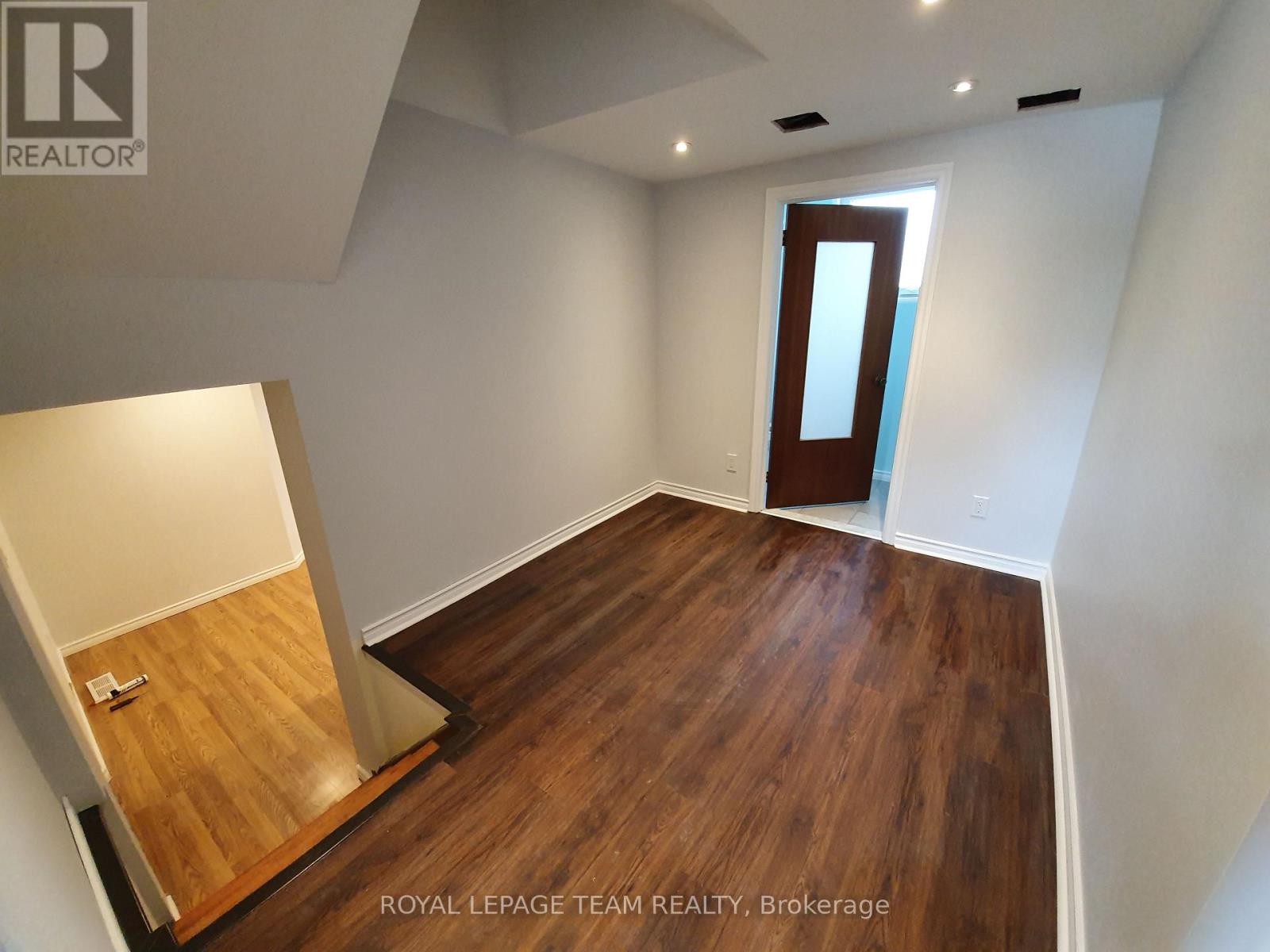 Upstrs - 1015 Pinecrest Road, Ottawa, Ontario K2B 6B6 - Photo 15 - X13669888