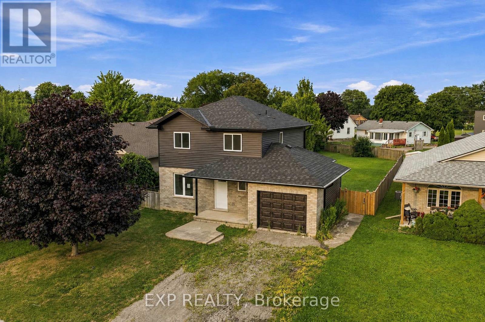 5 Vera Street, Haldimand (Nanticoke), Ontario N0A 1J0 - Photo 2 - X13669866
