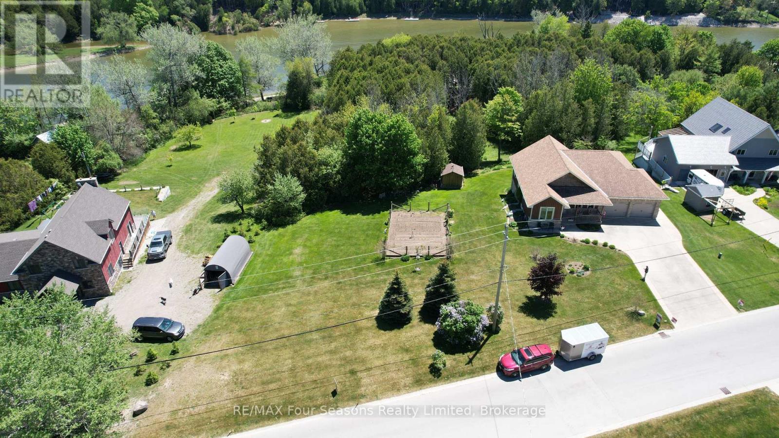 229 S Rankin Street, Saugeen Shores, Ontario  N0H 2L0 - Photo 4 - X13258430