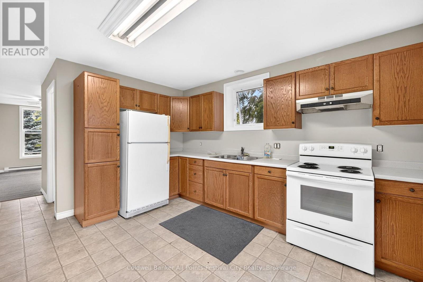 47 Elgin Avenue W, Goderich, Ontario  N7A 2E1 - Photo 11 - X13561448