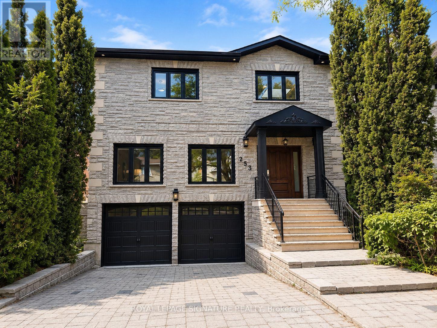 253 BYNG AVENUE, Toronto, Ontario