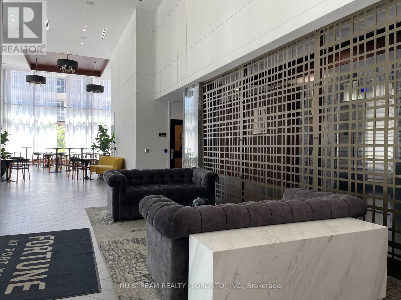 207 - 38 Iannuzzi Street, Toronto, Ontario M5V 0S2 - Photo 3 - C13670006