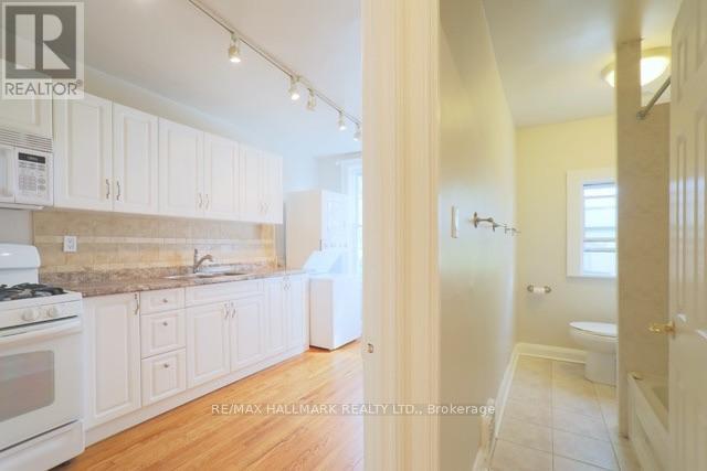 Upper - 1481 Queen Street E, Toronto, Ontario  M4L 1E2 - Photo 11 - E13669878