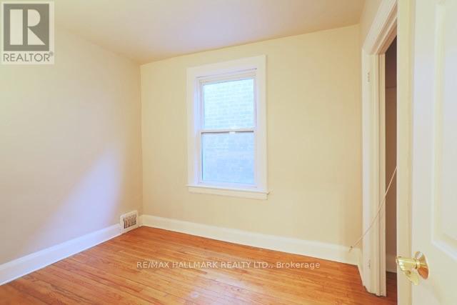Upper - 1481 Queen Street E, Toronto, Ontario  M4L 1E2 - Photo 18 - E13669878