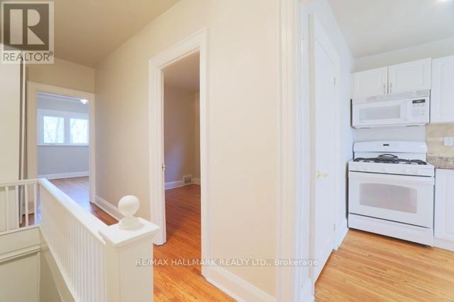 Upper - 1481 Queen Street E, Toronto, Ontario  M4L 1E2 - Photo 5 - E13669878