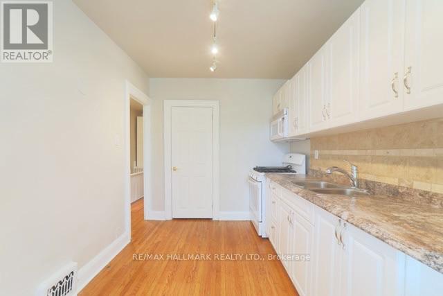 Upper - 1481 Queen Street E, Toronto, Ontario  M4L 1E2 - Photo 6 - E13669878