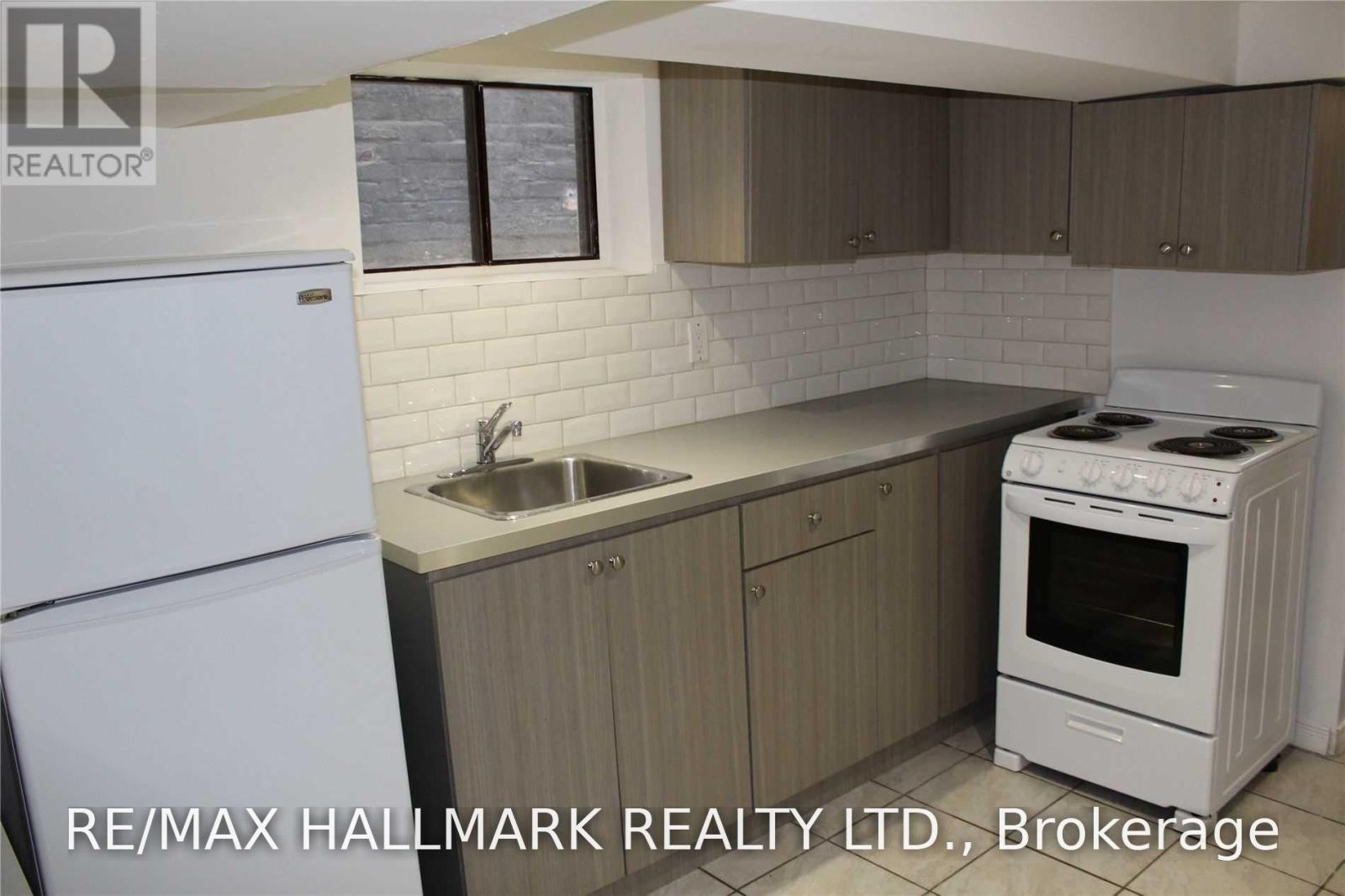 Bsmt - 48 Strathcona Avenue, Toronto, Ontario  M4J 1G8 - Photo 4 - E13669940