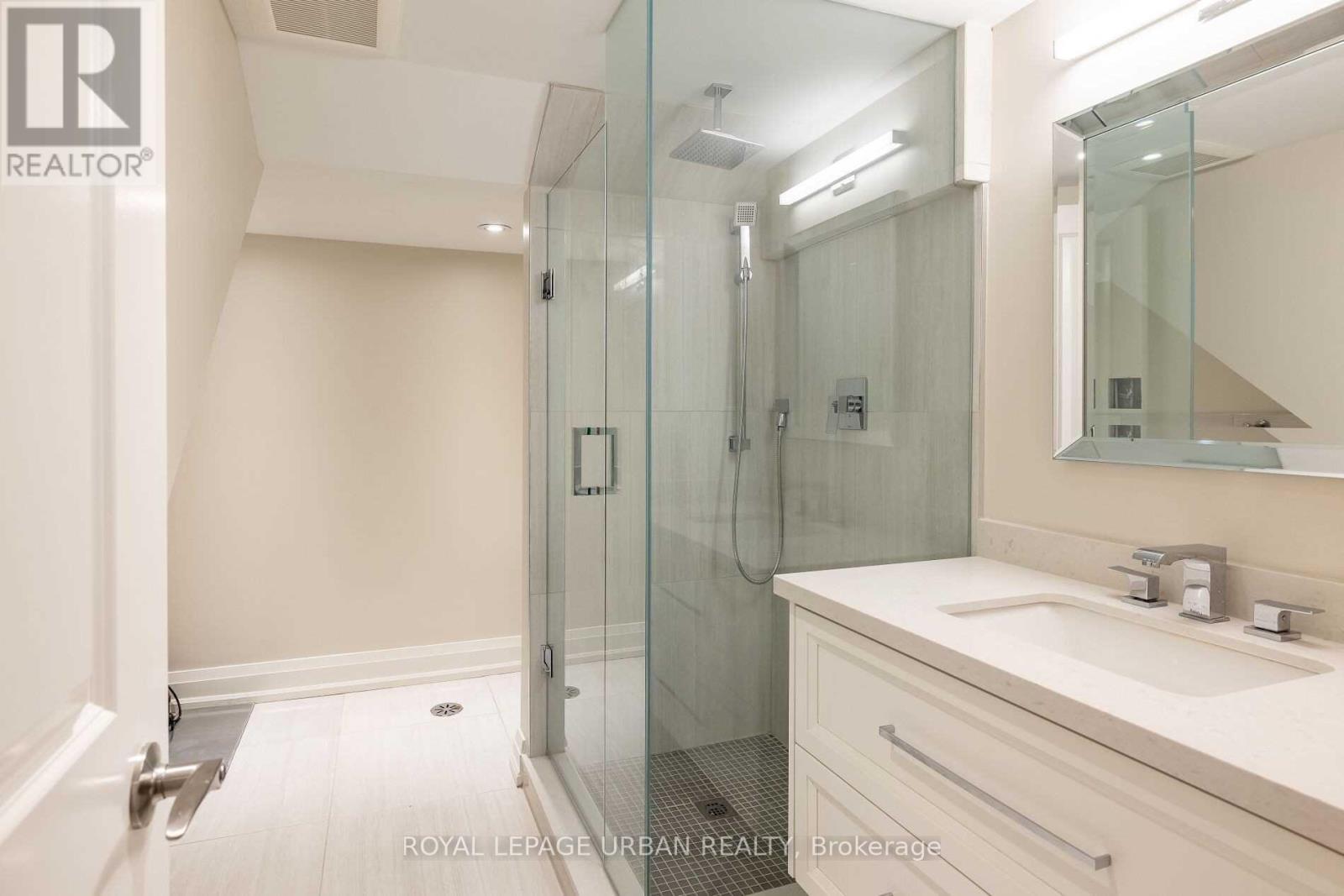 70 Parkview Hill Crescent, Toronto, Ontario  M4B 1R4 - Photo 30 - E13669968