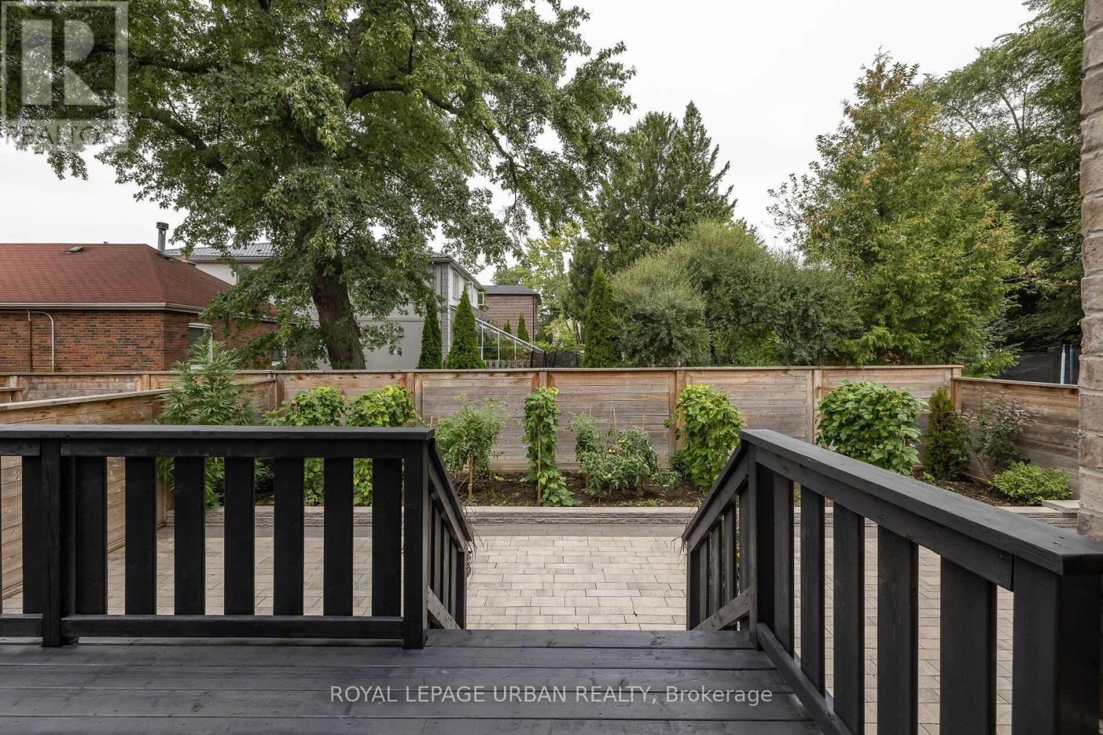 70 Parkview Hill Crescent, Toronto, Ontario  M4B 1R4 - Photo 16 - E13669972