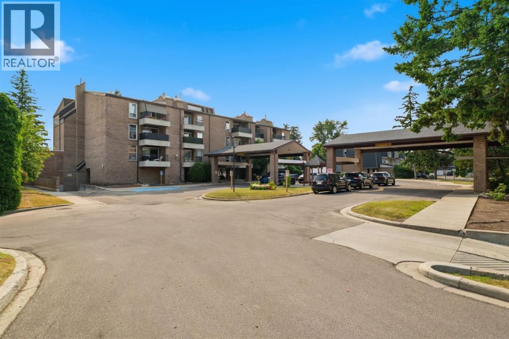 2305, 202 Braeglen Close SW, calgary, Alberta