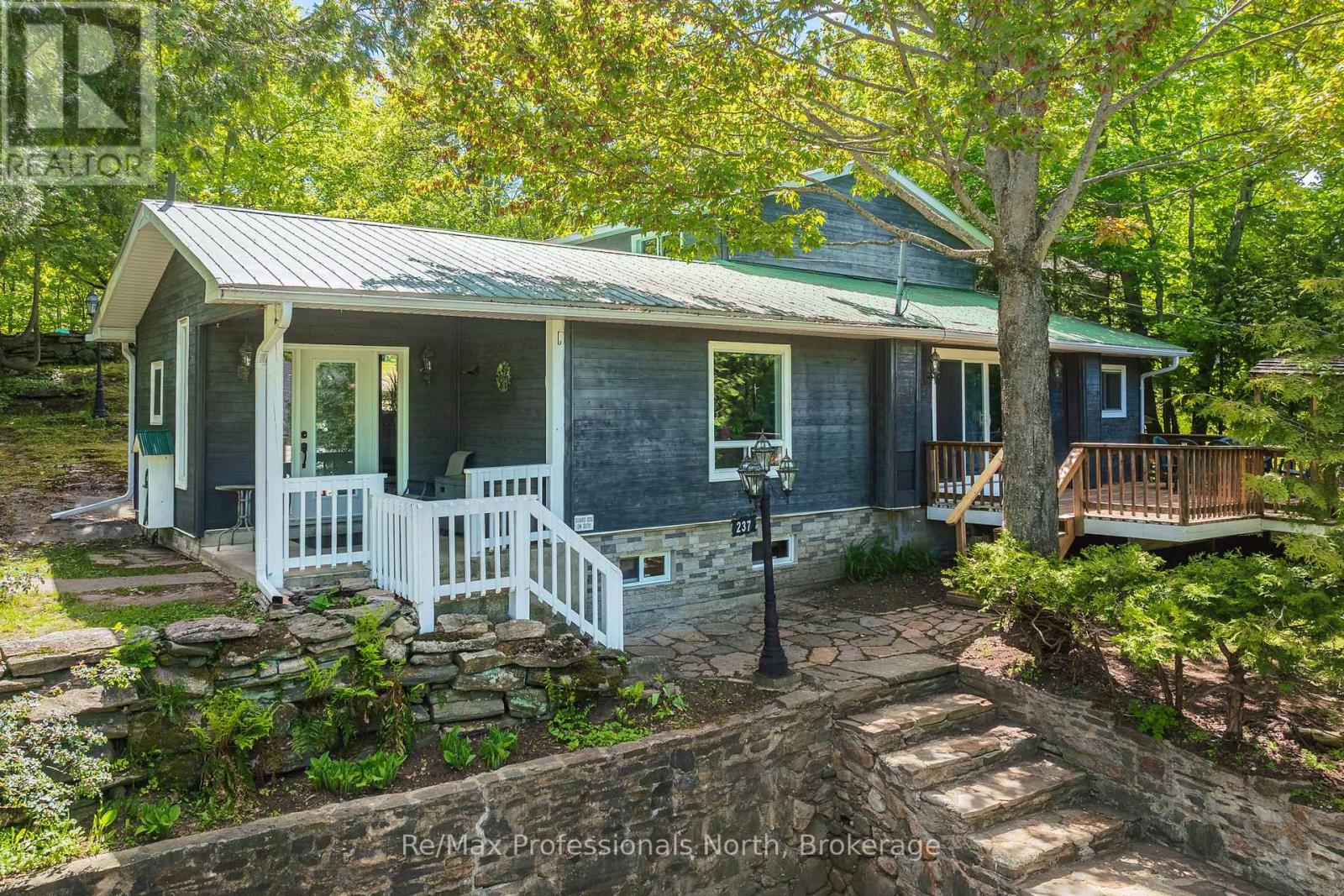 237 MUSQUASH ROAD, Gravenhurst, Ontario