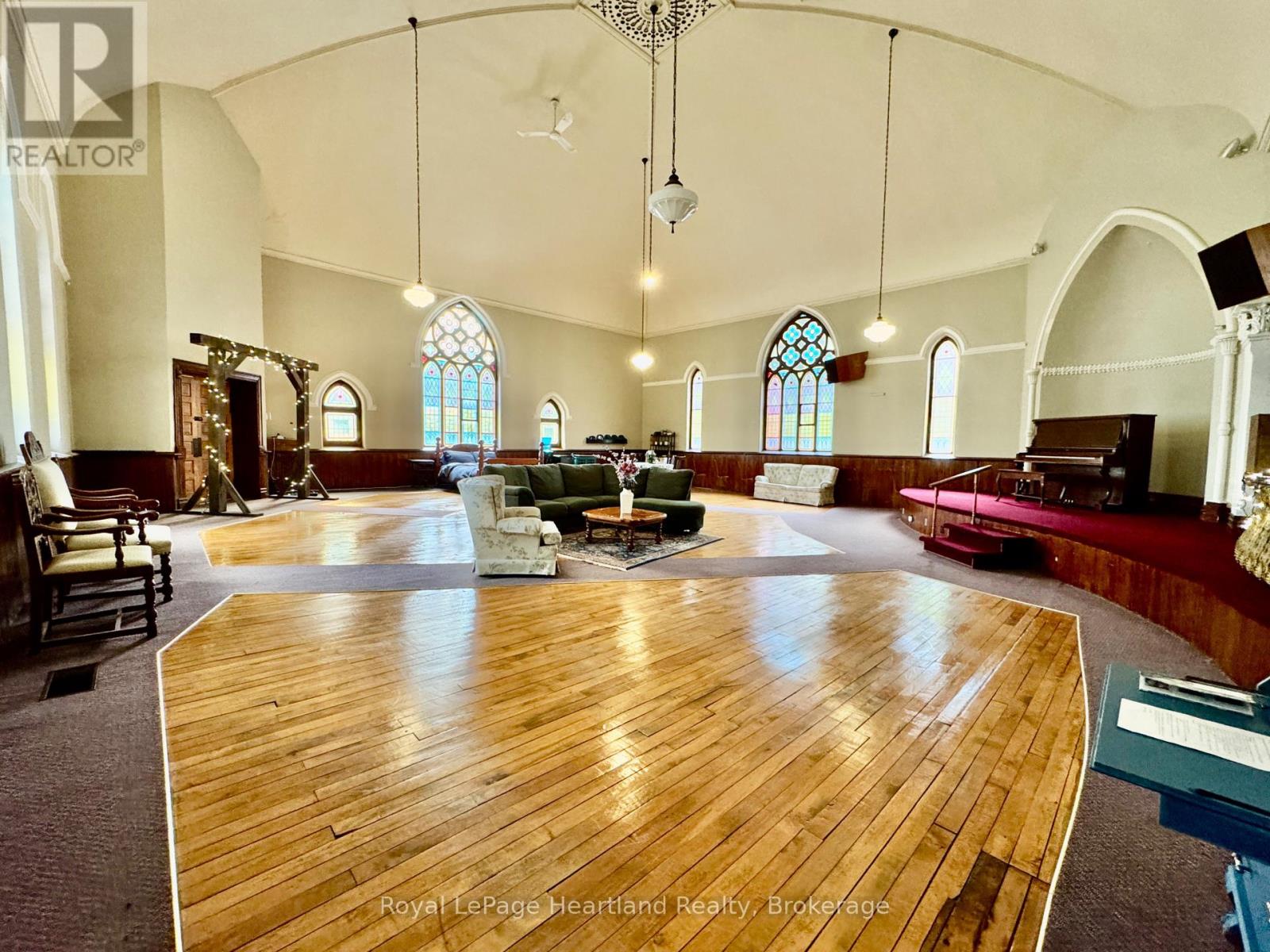 3080 Patrick Street, Howick, Ontario  N0G 1V0 - Photo 2 - X13669872