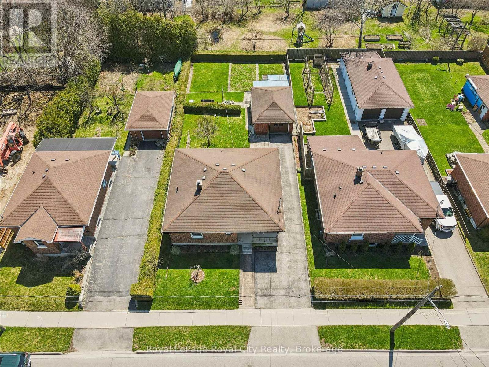 133 Emma Street, Guelph, Ontario  N1E 1V2 - Photo 4 - X13669912