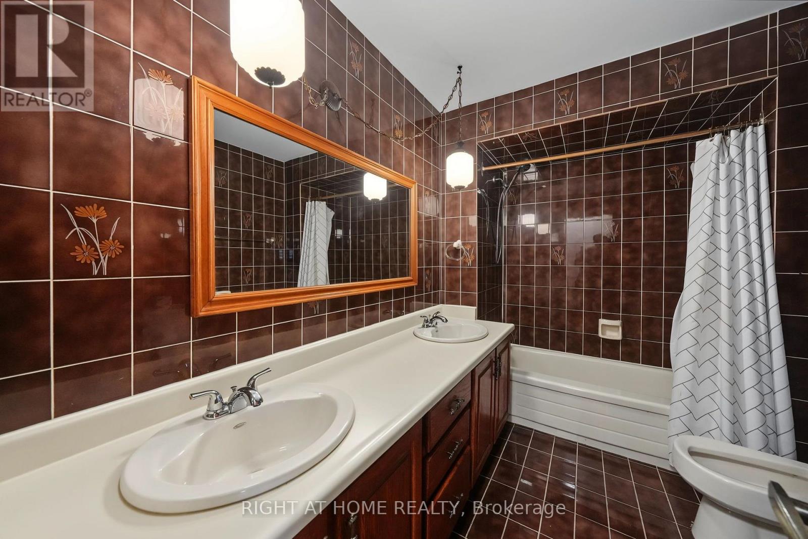 9 Twinberry Crescent, Vaughan, Ontario  L4L 3X5 - Photo 12 - N13669906