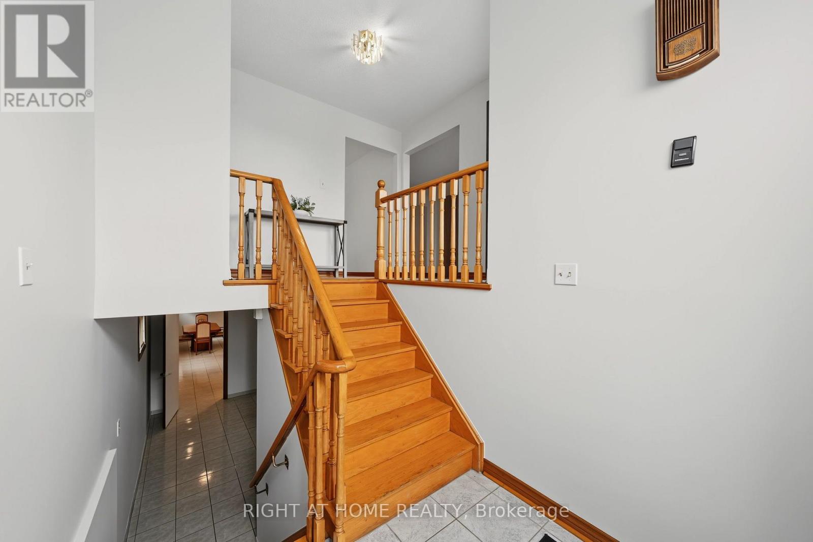 9 Twinberry Crescent, Vaughan, Ontario  L4L 3X5 - Photo 3 - N13669906